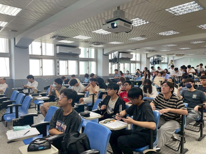 [114.10.13] 專題演講：114-1「化工生技概論」專題講座－台大資工系 鄒介忠博士候選人「從生工到醫工再到資工-跨領域的實務經驗分享」圖片