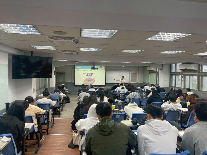 [114.11.17] 專題演講：114-1「化工生技概論」專題講座－台灣美光記憶體 高士涵工程師「美光工程師日常來嘍~」圖片