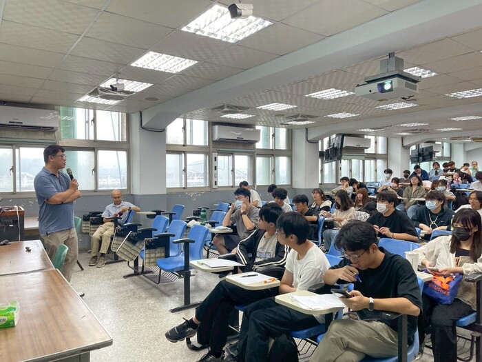 [114.10.20] 專題演講：114-1「化工生技概論」專題講座－科林研發(Lam Research)股份有限公司 葉睿祐現場工程師「電鍍在半導體先進製程及先進封裝應用」圖片