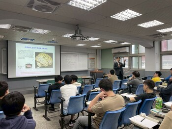 [114.11.03] 專題演講：114-1「化工生技概論」專題講座－長庚大學 醫學系醫預科 吳嘉霖主任「基因、神經與大腦」圖片(另開新視窗)